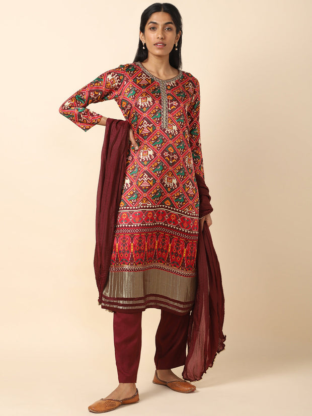 Maroon Sequins Embroidered Art Silk Kurti Pant Set at Rs 1248.90 |  Bengaluru| ID: 2851807932630